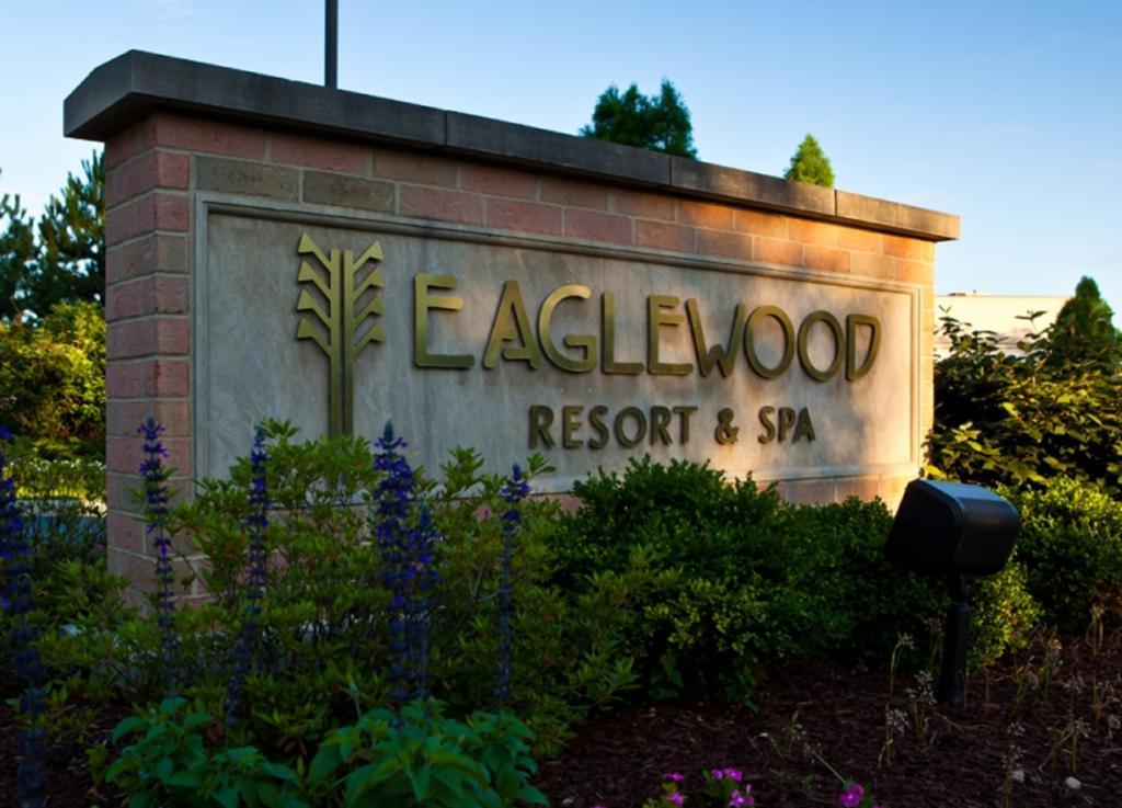 Eaglewood Resort & Spa Itasca Exterior photo